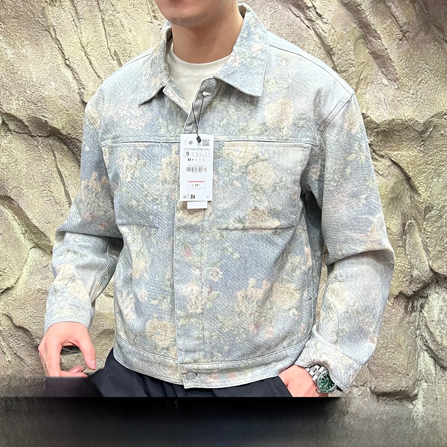 

Retro Waed Floral fiti Loose Fit Denim Jaet for Men And Women Autumn Trendy Outerwear Stand Fit Polyester Fiber