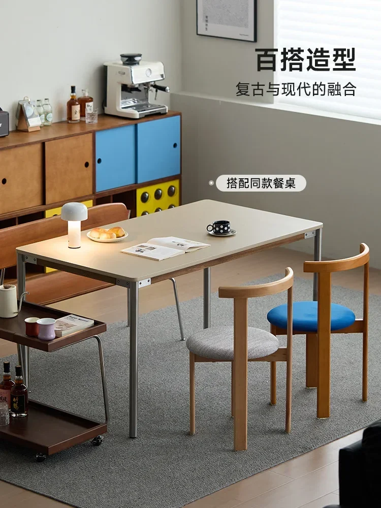 中世スタイルの無垢材ダイニングチェア、ホームダイニングルーム、ソフトバッグチェア、デザイナーカラーログスタイルバックチェア