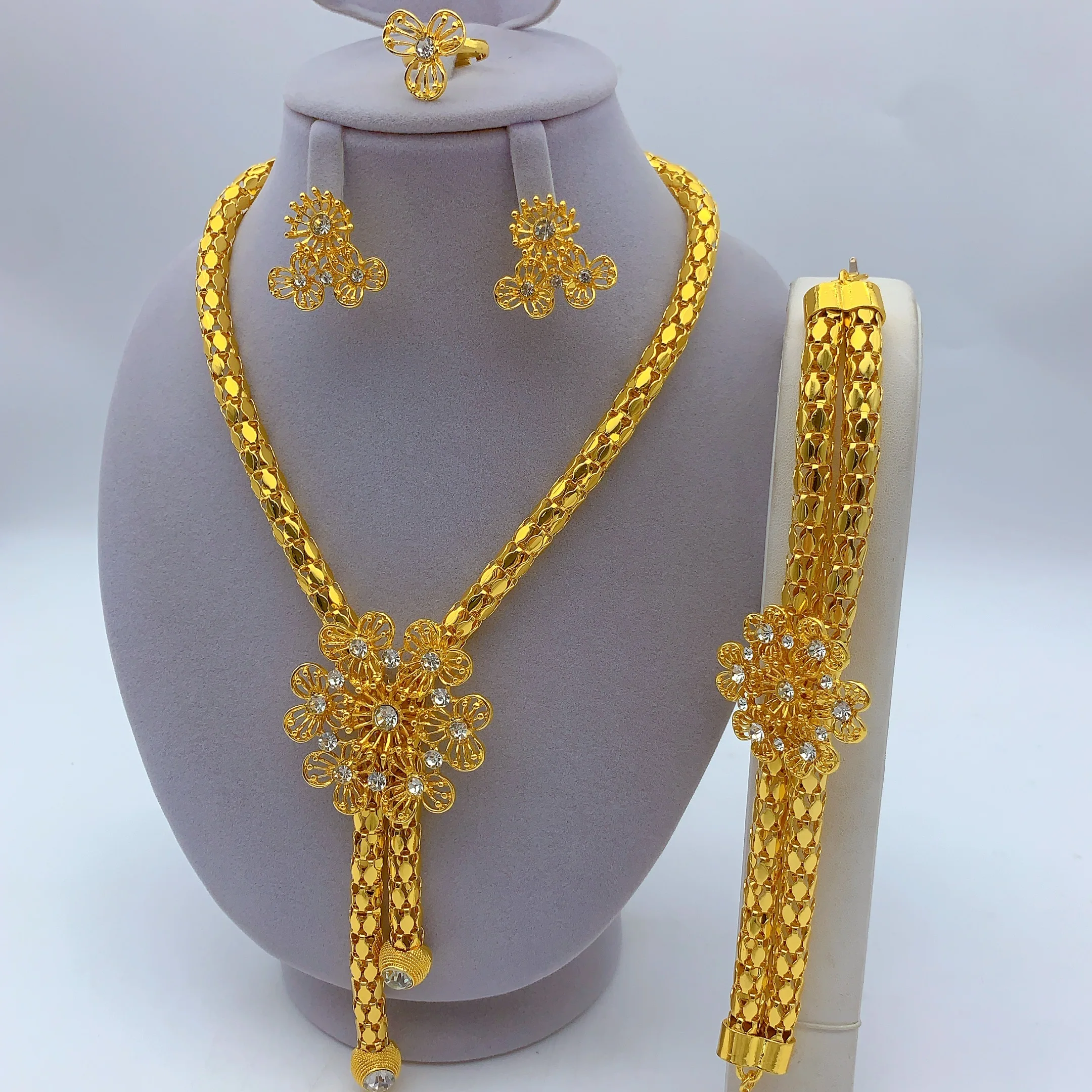 Luxuriöses nigerianisches Schmuckset für Frauen, Dubai-Hochzeiten, Blumendesign, Ohrringe und Halskette, goldfarbenes Schmuckset, Partygeschenk