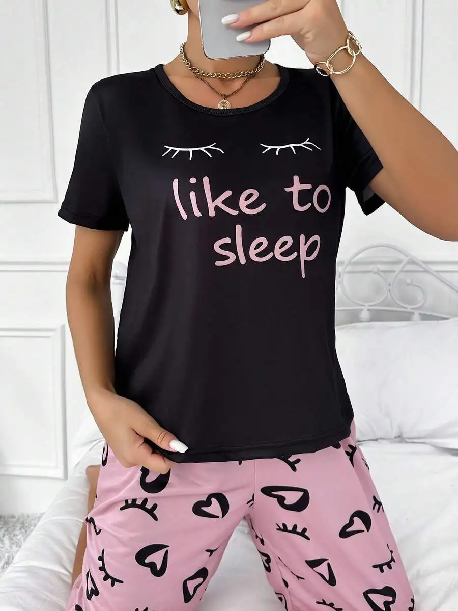 

Womens Letter Eyelash Heart Print Short Sleeve Sleep Top And Capri Pants Pajama Set