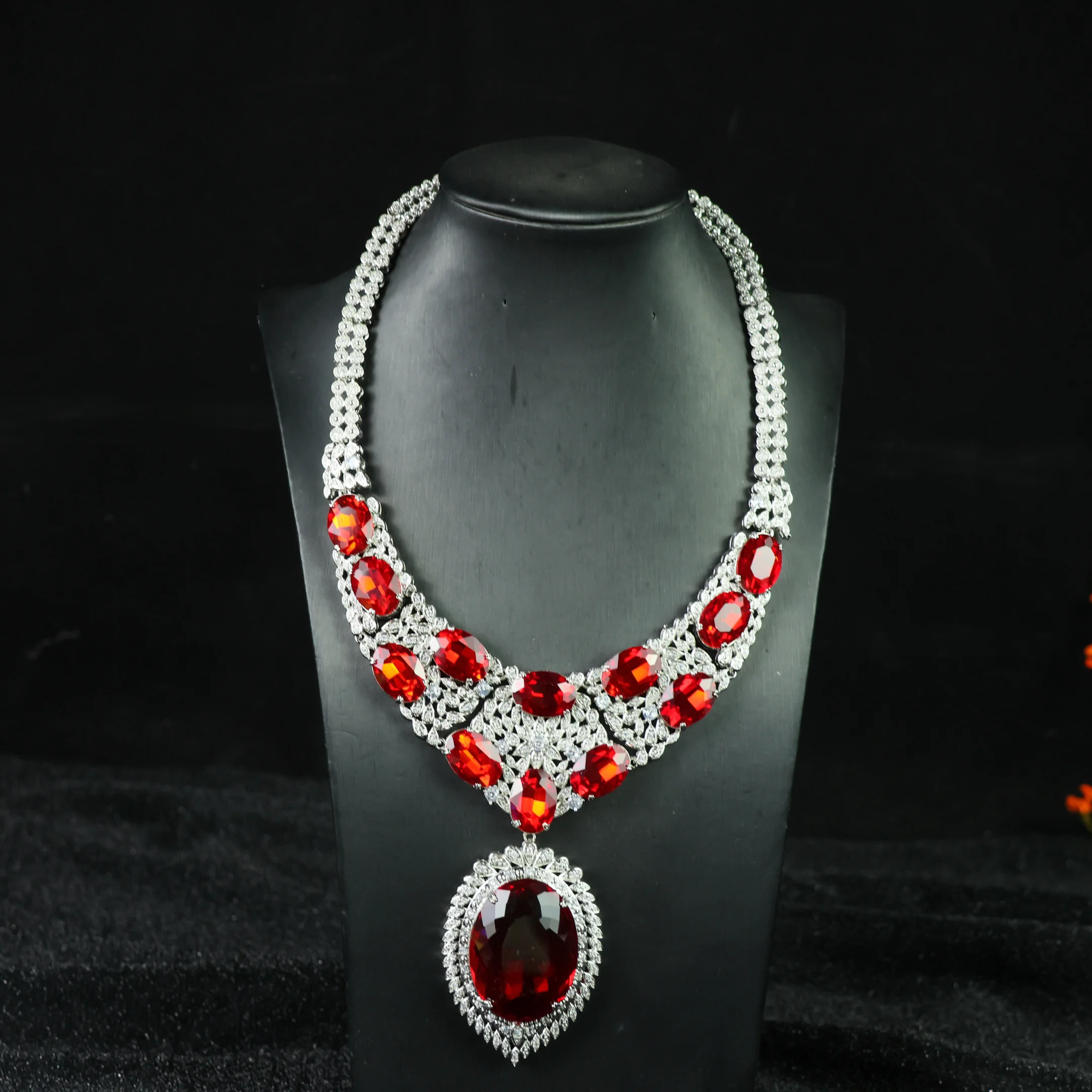 

Luxury Waterdrop Crystal Necklace Jewelry Sets For Women Wedding Party Cubic Zirconia Dubai Bridal Fashion Trendy