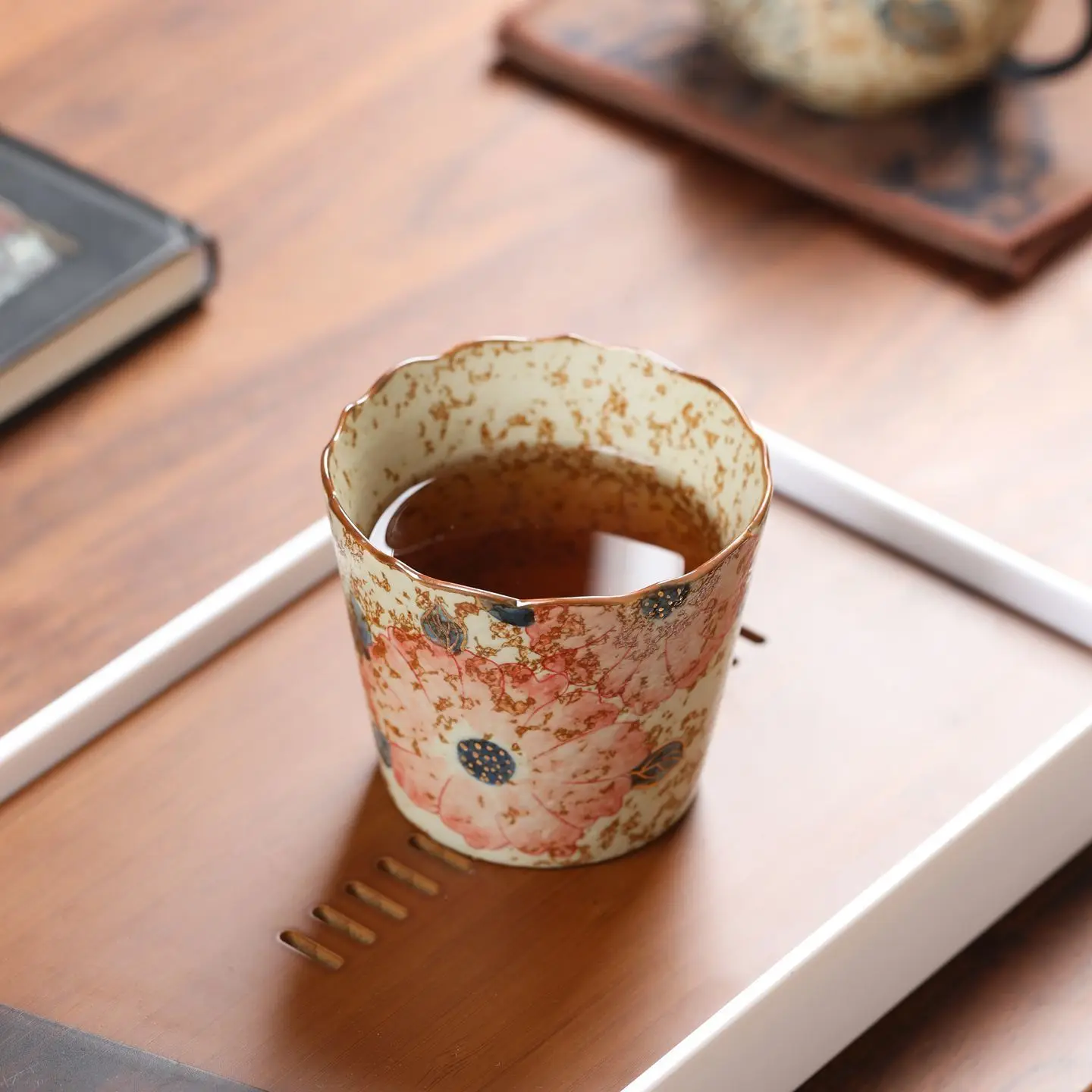 

Su's Ceramics Antique-Style Blue And White Firestone Red Coffee Cup Hand-Painted With Gold Accents Floral Design "Flowers
