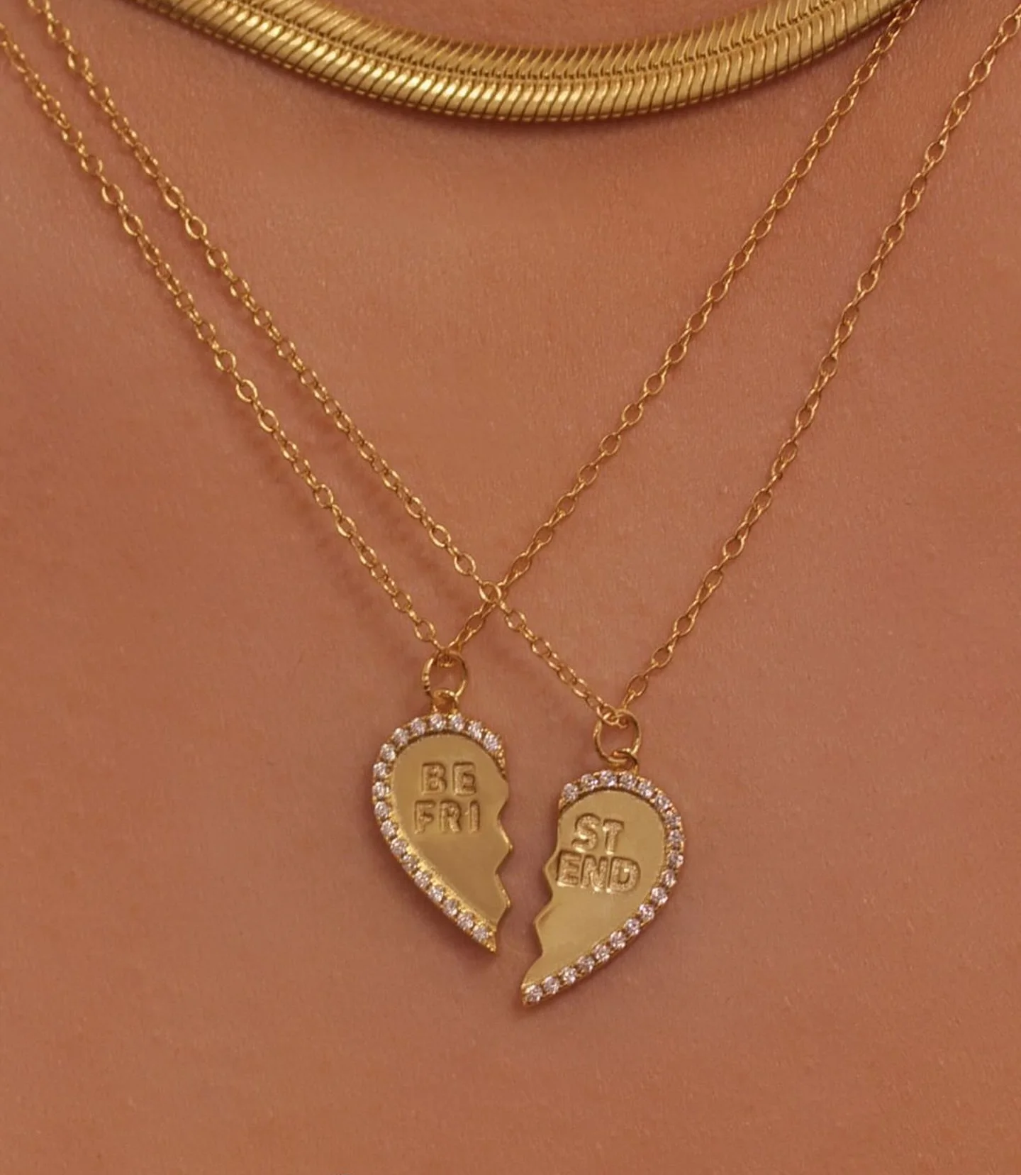 Youthway Valentine's Day Gold Plated Stainless Steel Texture Heart-shape White Zircon Couple Necklace Set Waterproof Jewelry