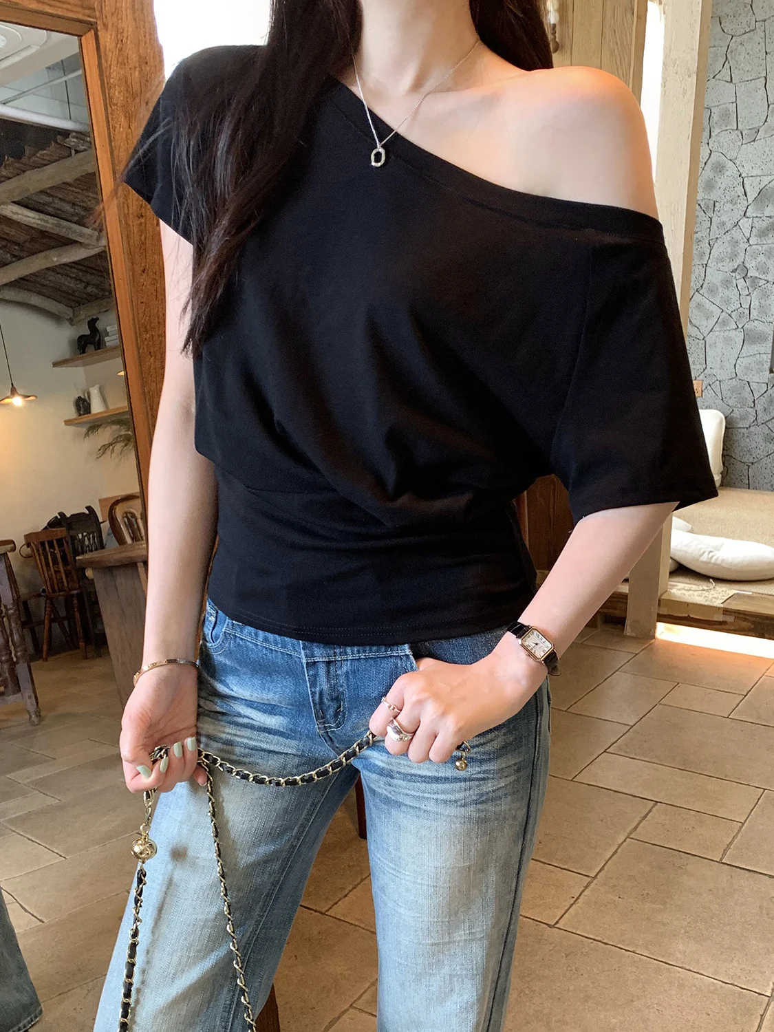 

Unique Beautiful Waist-Cut Shoulder Short Sleeve T-Shirt Women's Summer 2026 New Korean Style INS Design Double Wear Top