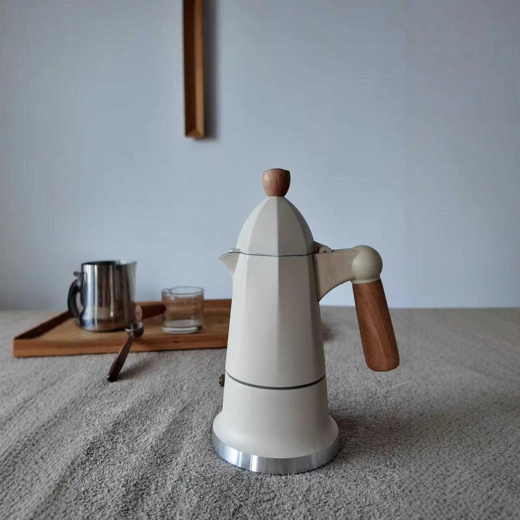 

Italian Moka Pot Single Valve Solid Wood Handle Pagoda Coffee Pot Small House Coffee Maker