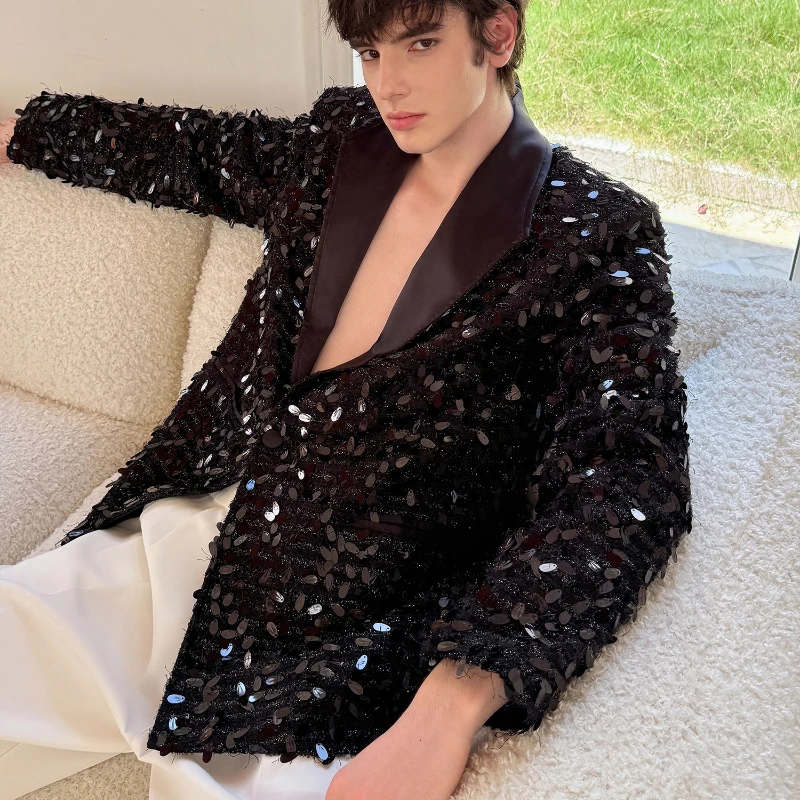 เสื้อเบลเซอร์ผู้ชายประดับเลื่อมหรูหรา รุ่นใหม่ประจำฤดูใบไม้ร่วงปี 2025 แขนยาว แฟชั่นทันสมัย แจ็คเก็ตสูทระยิบระยับ ทรงหล่อ เสื้อโค้ทตัดเย็บอย่างดี