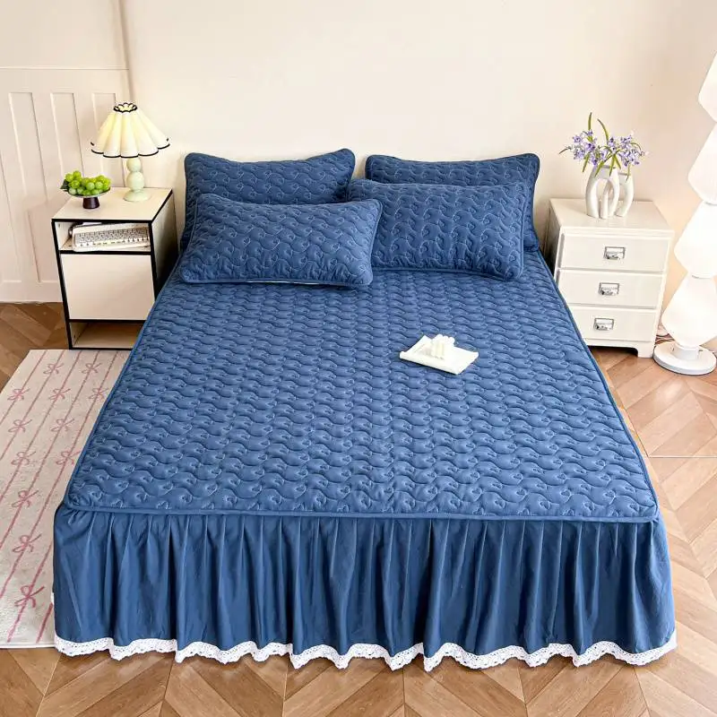 Class A cloud soft cotton thickened bed skirt solid color love pattern bed skirt three-piece set