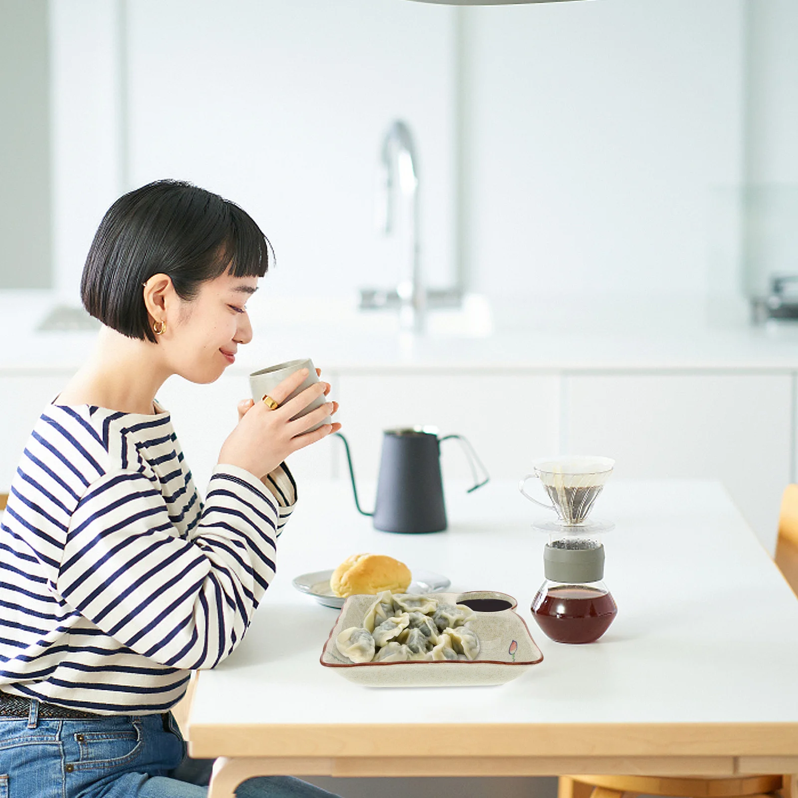 

Ceramic Dumpling Plate with Sauce Holder Easy Clean Wear-Resistant Multipurpose Serving Platter for Sushi Dumplings Fries