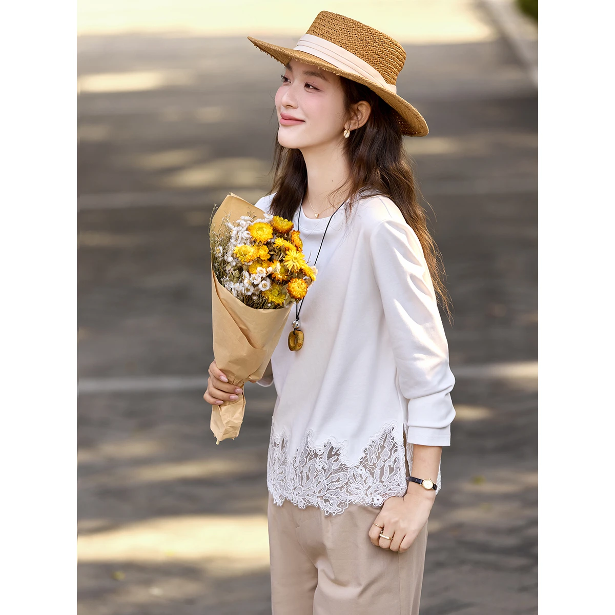 VIMLY Women's White T-shirt 2026 Autumn New Lace Trim Splice Round Neck Loose-fit Tees Fashion Versatile Long Sleeve Top A3980