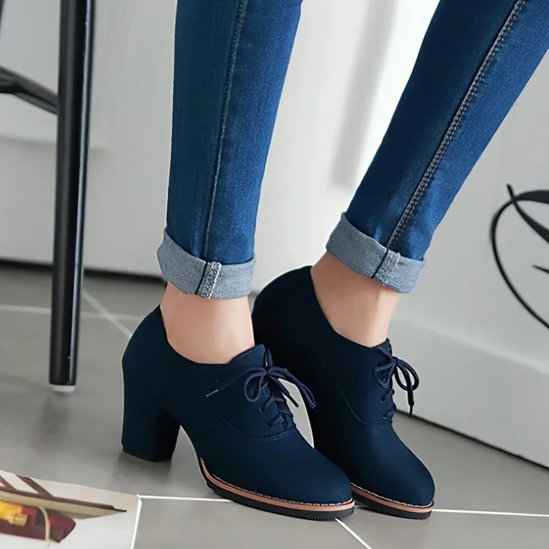 Zapatos de tacón Retro clásicos aterciopelados de encaje para boda, punta redonda, tacón de bloque, zapatos de tacón cuadrado de ante de alta calidad, talla negro, azul y rojo