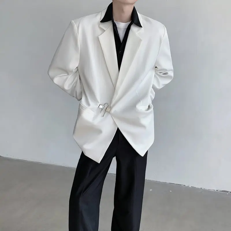 2024 Autumn New High-end White Suit Jackets Men's Fashion Metal Buckle Decorative Design Long-sleeve Shoulder Padded Suit Jacket