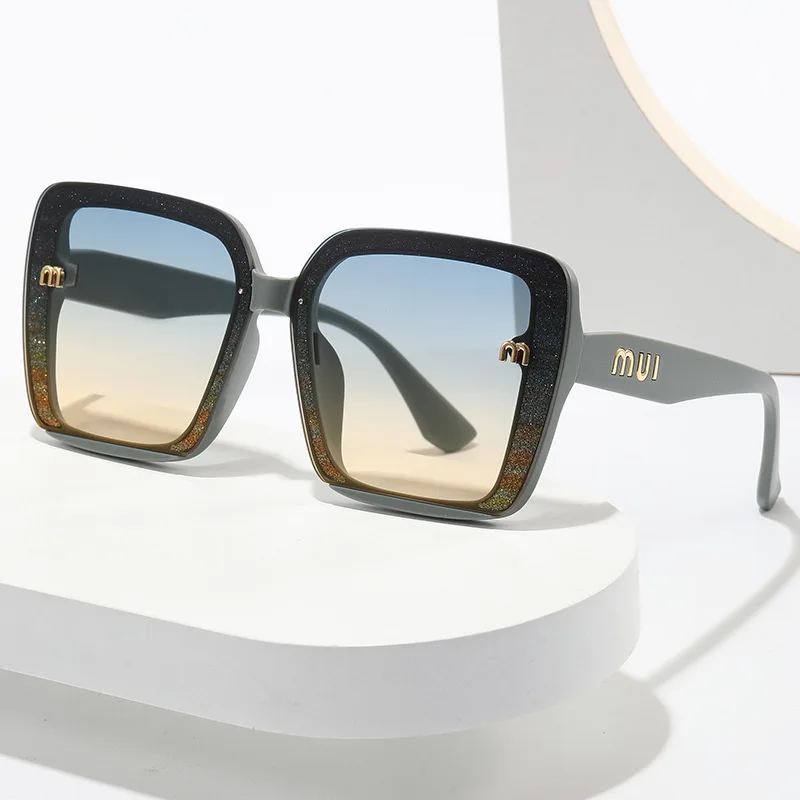 

2025 New Square Sunglasses Women's Gradient Color Big Frame Retro High-End UV400 Protection Fashion Trendy Luxury Glasses