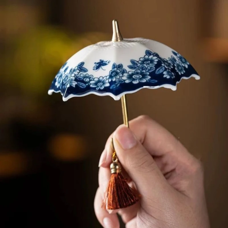 

Mini Ceramic Umbrella Parasol Sculpture Ornament Porcelain Tea Things Stuff Funnel Teaware Strainer Ceremony Set Model Replica