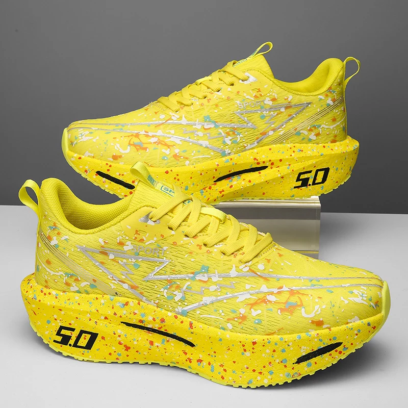 Men's Road Running Shoes, Professional Running Shoes with Carbon Plate Technology, Lightweight Cushioning Sneakers, Suitable for Gym Training, Stylish and Versatile, Sporty Design