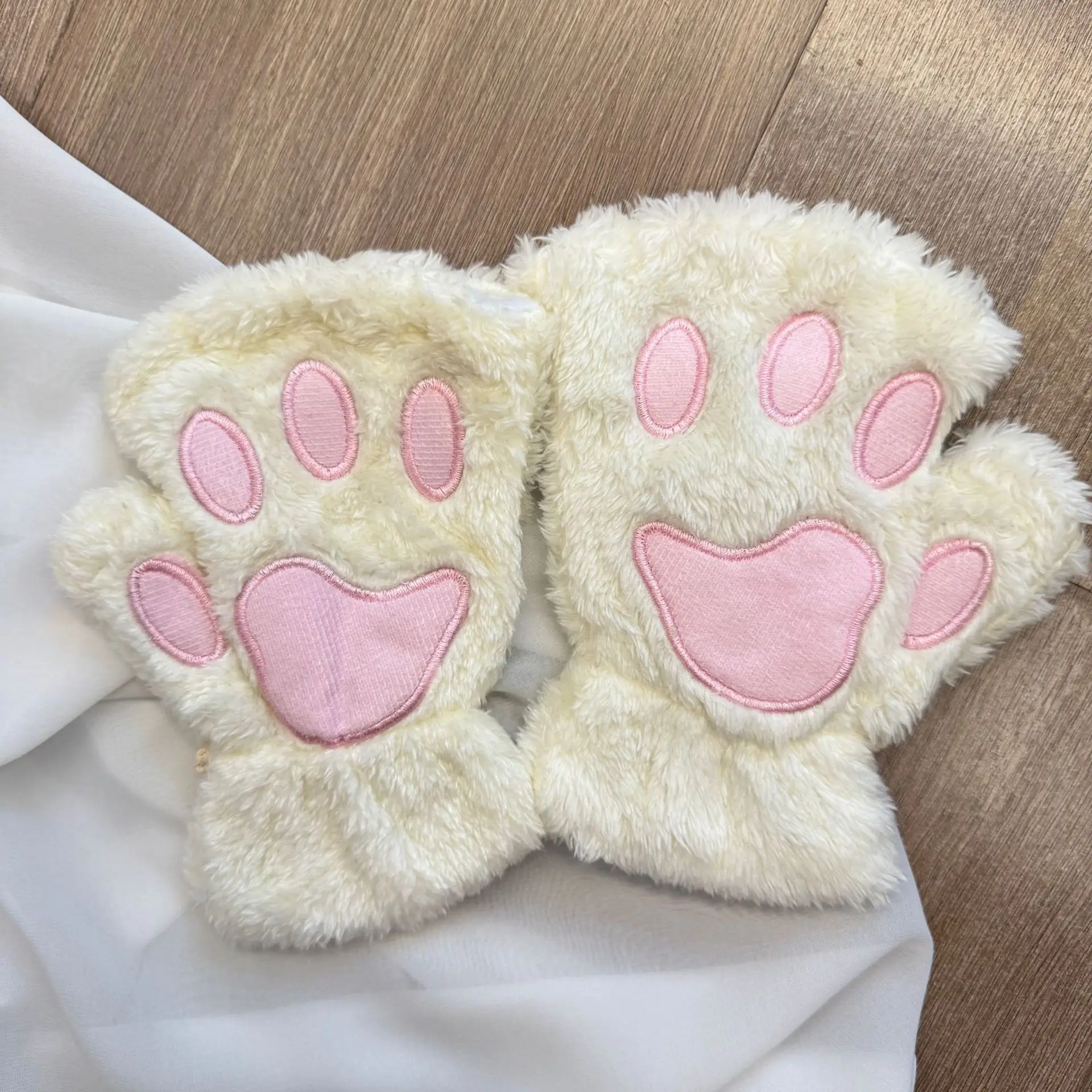 1 pair cute cat paw half-finger plush gloves, thickened and warm gloves with exposed fingers for autumn and winter seasons