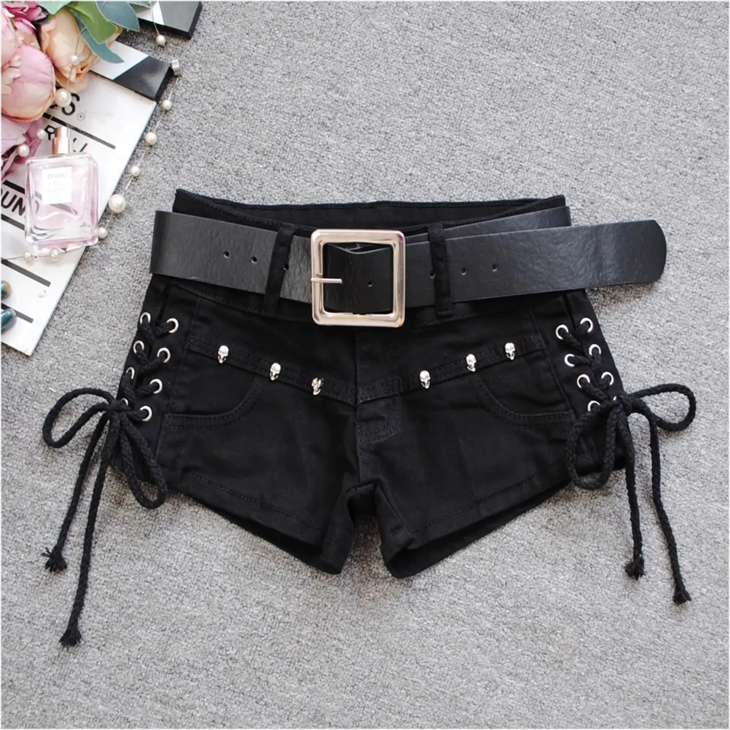 Low-Waist Retro Black Denim Shorts Women's Summer Rivet Tie Design Spicy Girl Bodycon Hot Pants Korean Style Teenage Jeans