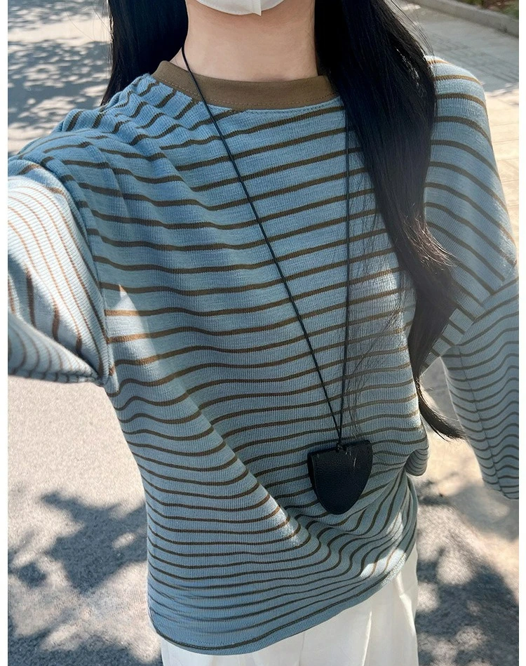 

2025 Autumn New Contrasting Striped Long Sleeved T-shirt for Women Loose and Slimming Top Knitted Round Neck Base Shirt