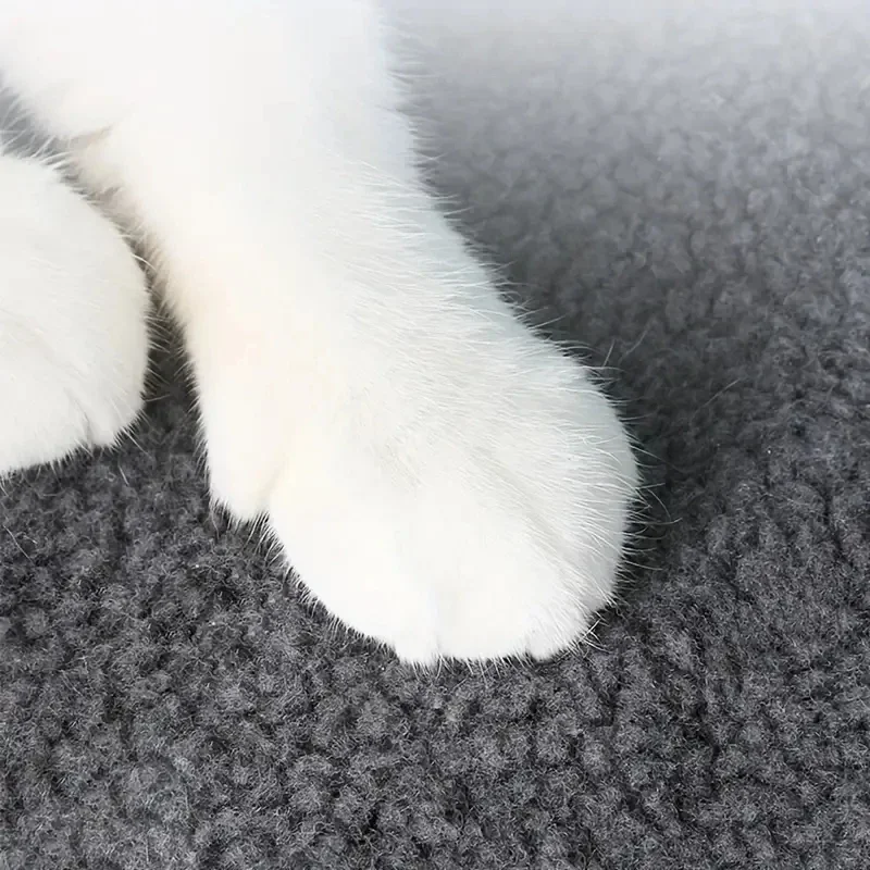 Lettino per gatti autoriscaldante Tappetino per cani per gatti autoriscaldante Tappetino termico extra caldo per casse per animali domestici per interni ed esterni con copertura rimovibile