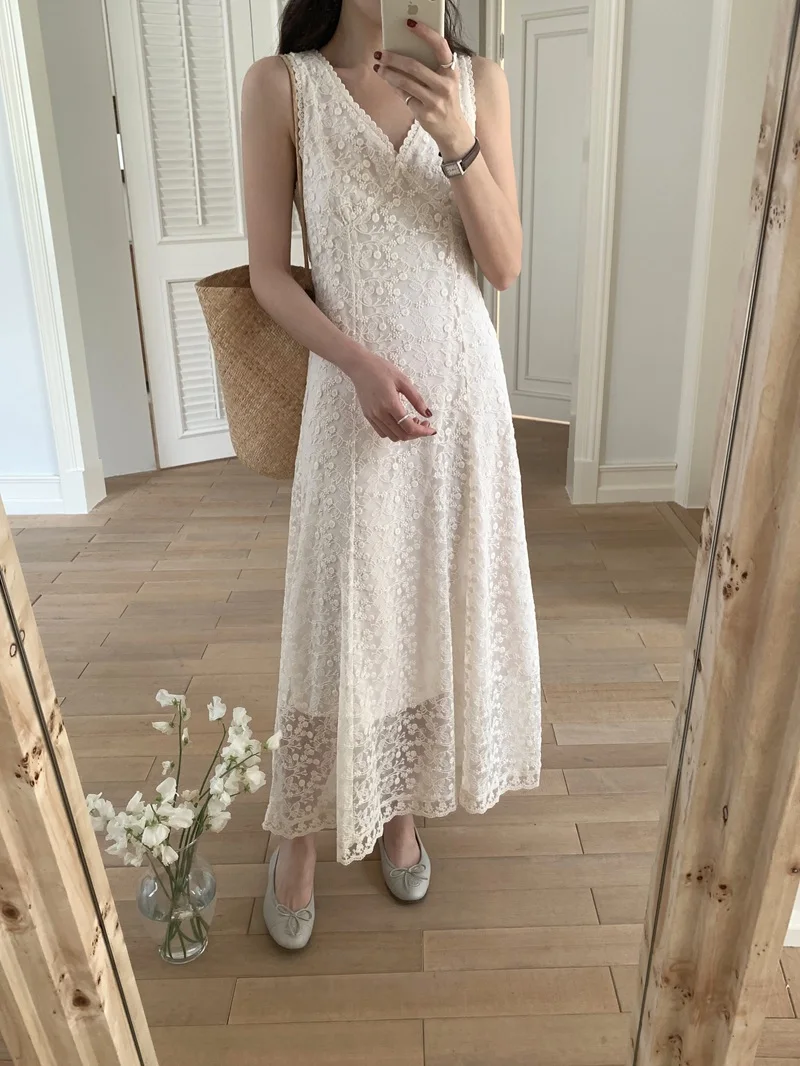 

Midi Dresses Women Elegant V Neck Sleeveless Female Hip Package Dress 2025 New Summer Long Lace Dress female (O2311