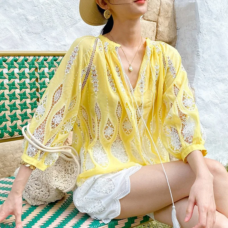 Johnature Summer 2025 Top da donna ricamati francesi in stile resort Camicie traspiranti con scollo a V comode e larghe con cut-out casual