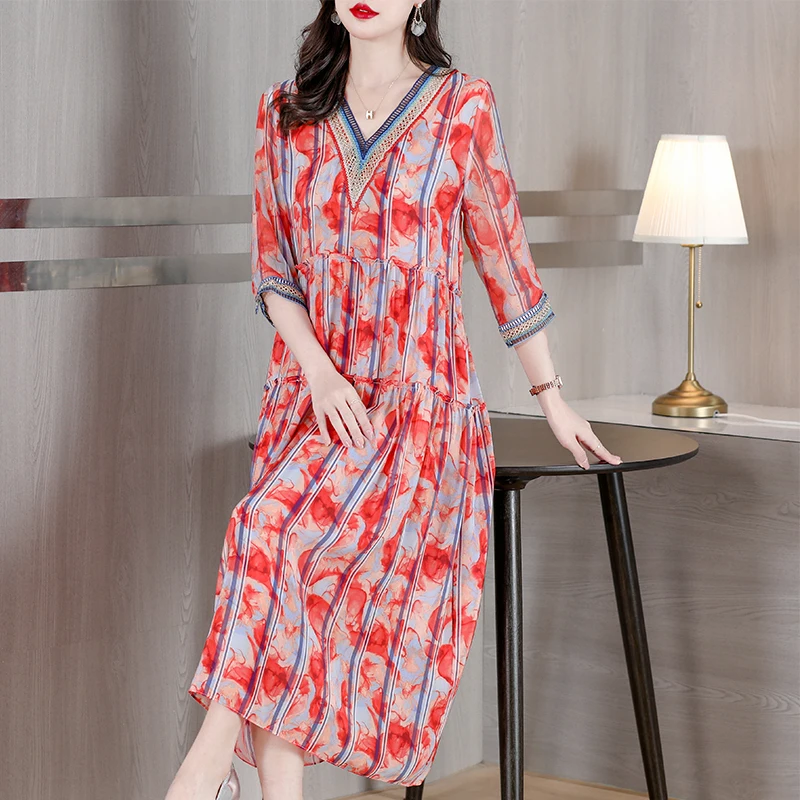 

2023 New Silk Dress Spring And Summer New French V-Neck Heavy Embroidery Mulberry Silk High-Grade Short-Sleeved Floral Dress