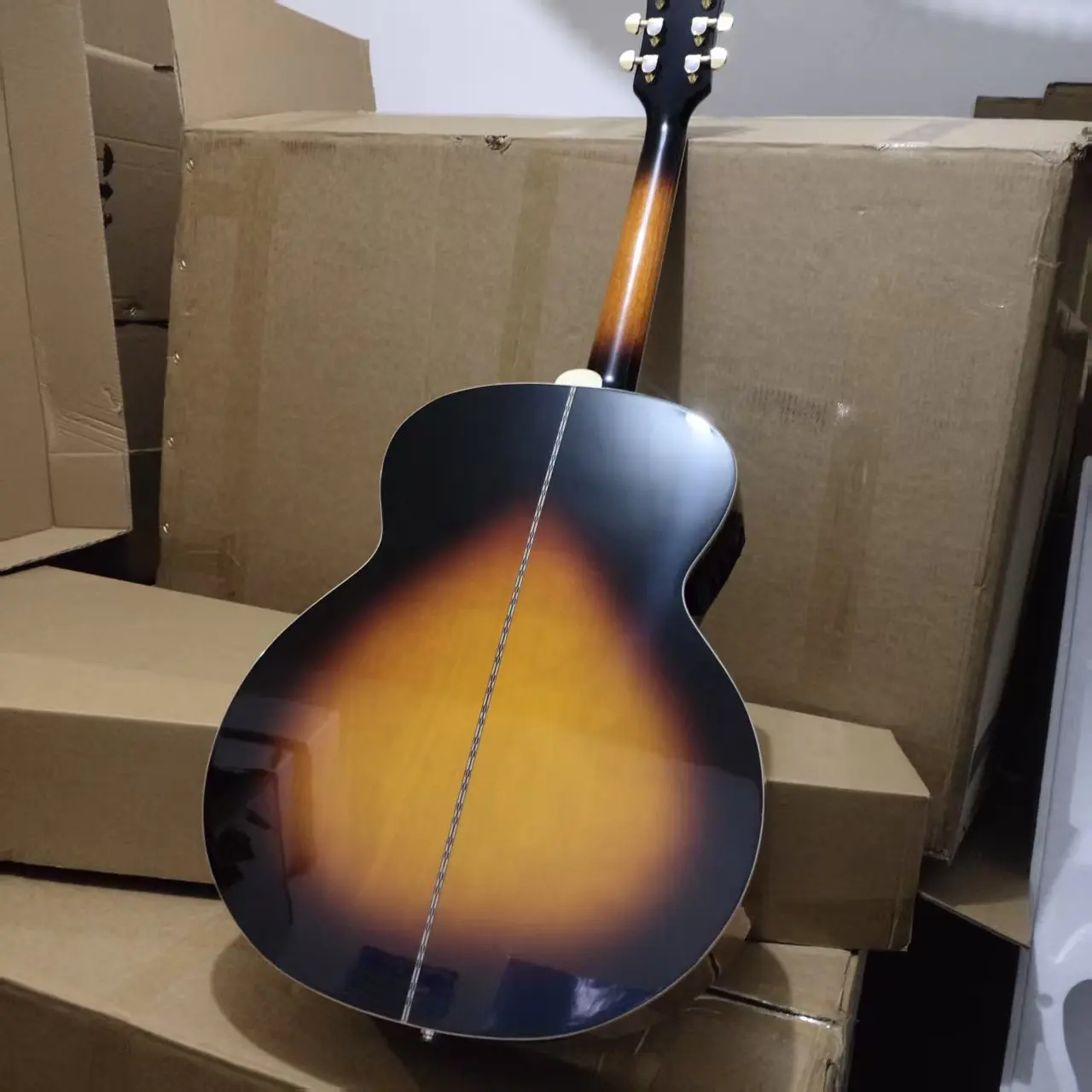 43-inch acoustic guitar, featuring a spruce top and rosewood fingerboard, in a mixed color, shipped from our local warehouse