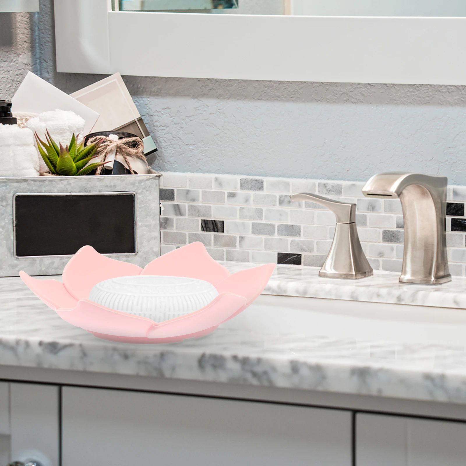 

2Pcs Self-Draining Silicone Soap Dish Holder Flower-Shaped Anti-Slip Tray for Bathroom Sink Storage Organizer Soap Holder