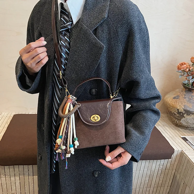 

2025 Big Work Tote for Professionals Spacious Laptop Bag Multi-functional Shoulder Crossbody Purse Waterproof Nylon Commuter Bag