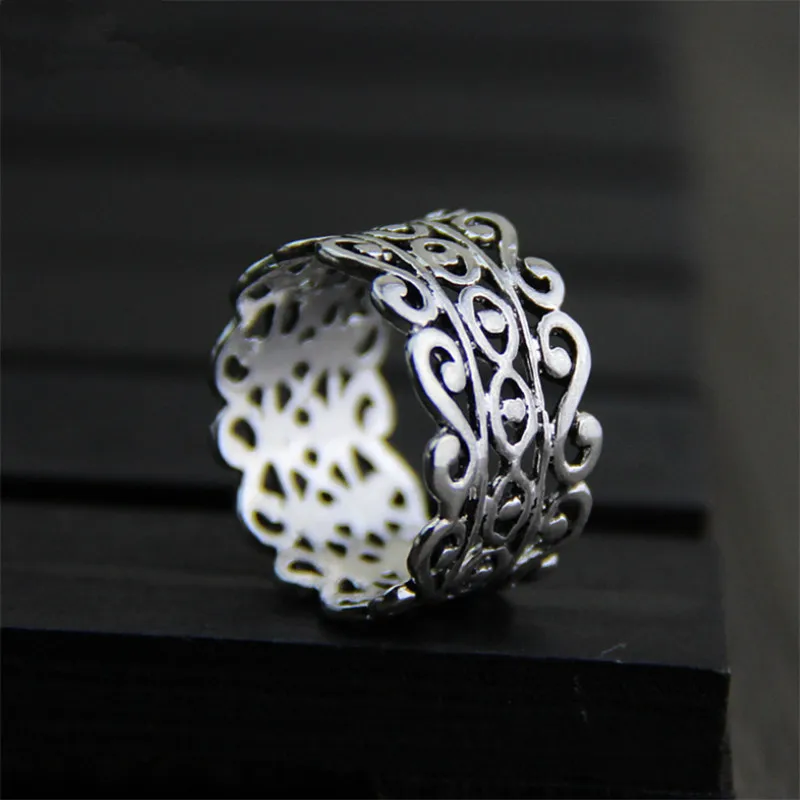 

Uglyless Hollow Eyes Lace Designer Glossy Silver Rings Women 925 Sterling Silver Exotic Jewelry Vintage Wide Tail Ring Ethnic