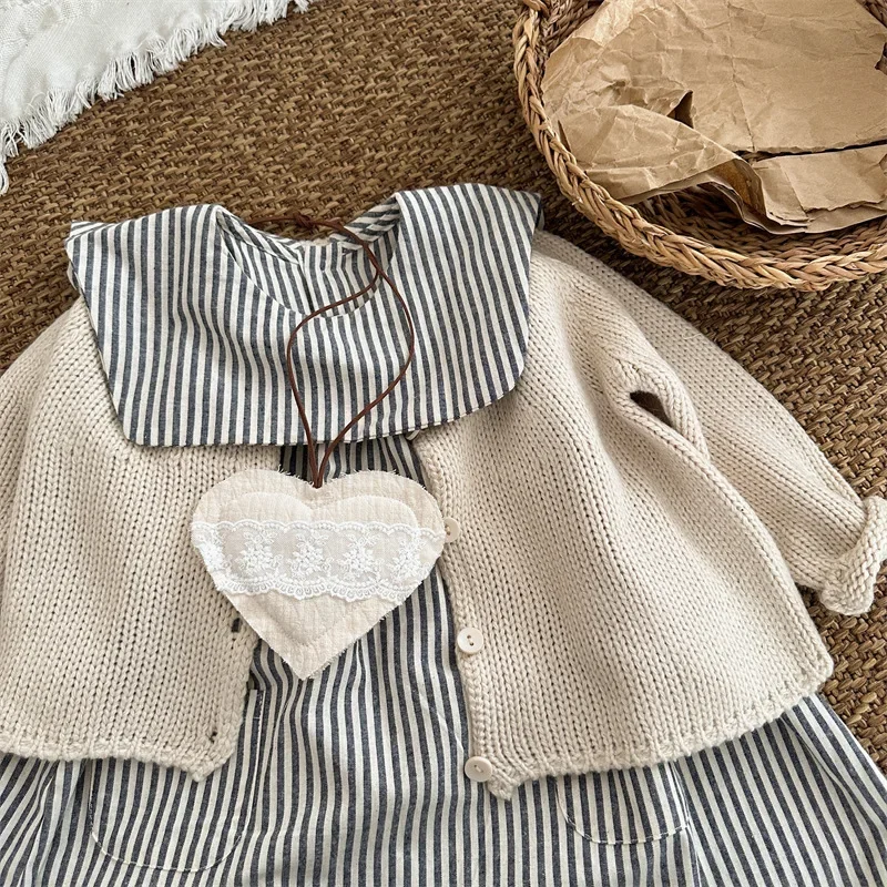 Girls Casual Dresses Autumn New Korean Childrens Clothing Stripe Flip Collar Dress Children Forest Pocket Skirt 2024 Simple