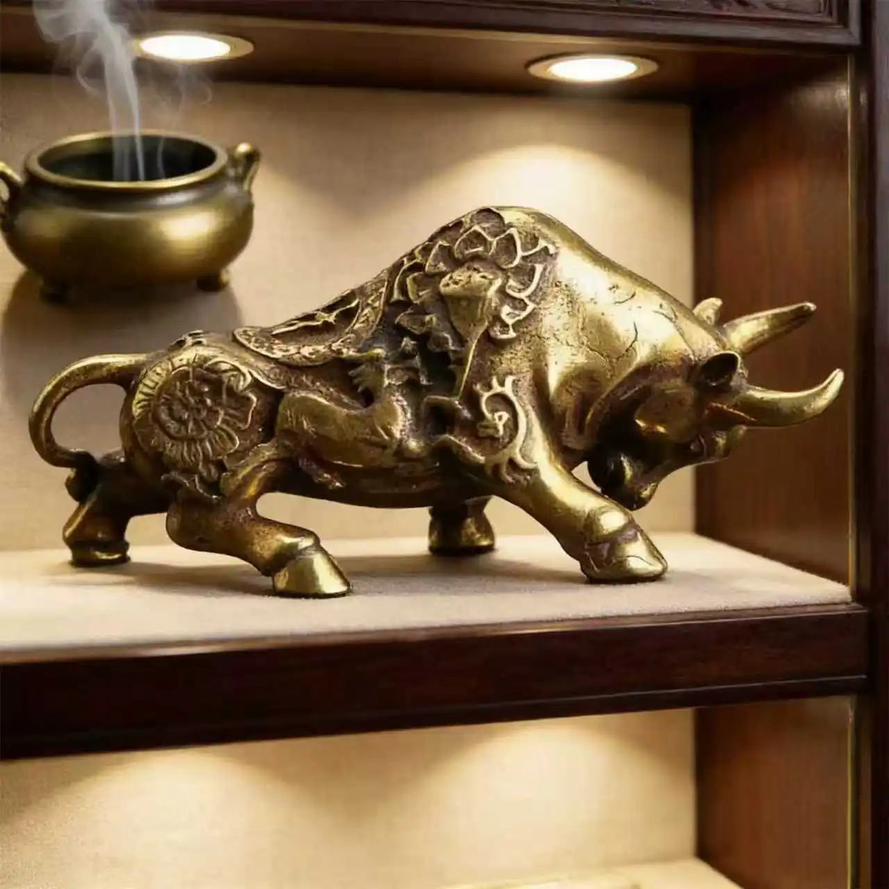 Estatua de toro de latón de la suerte, adorno en miniatura para decoración de escritorio de hogar y oficina, un encantador y próspero