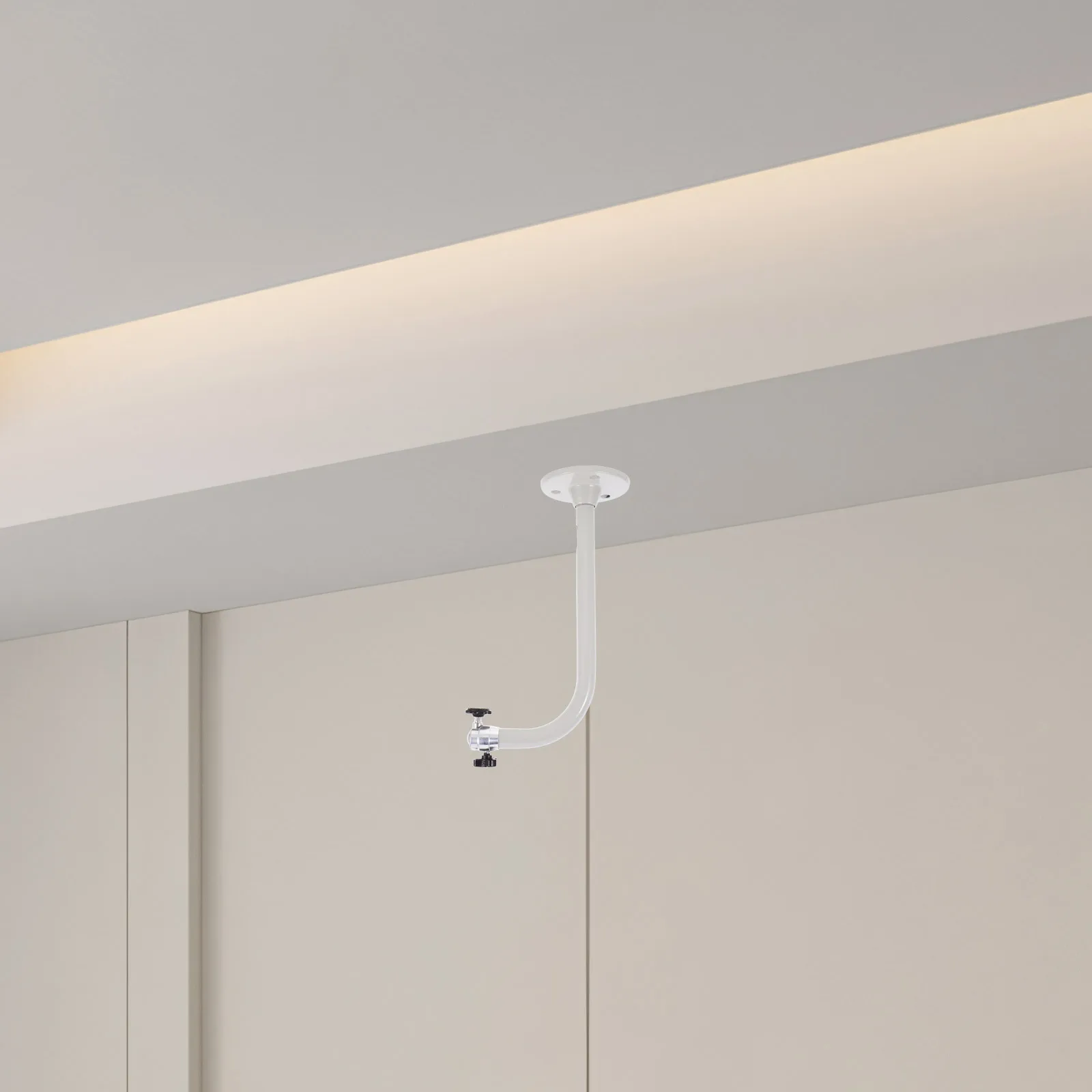 

L-Shaped Aluminum Alloy Security Camera Bracket Wall Mount Adjustable Camera Mount Holder Ceiling Installation