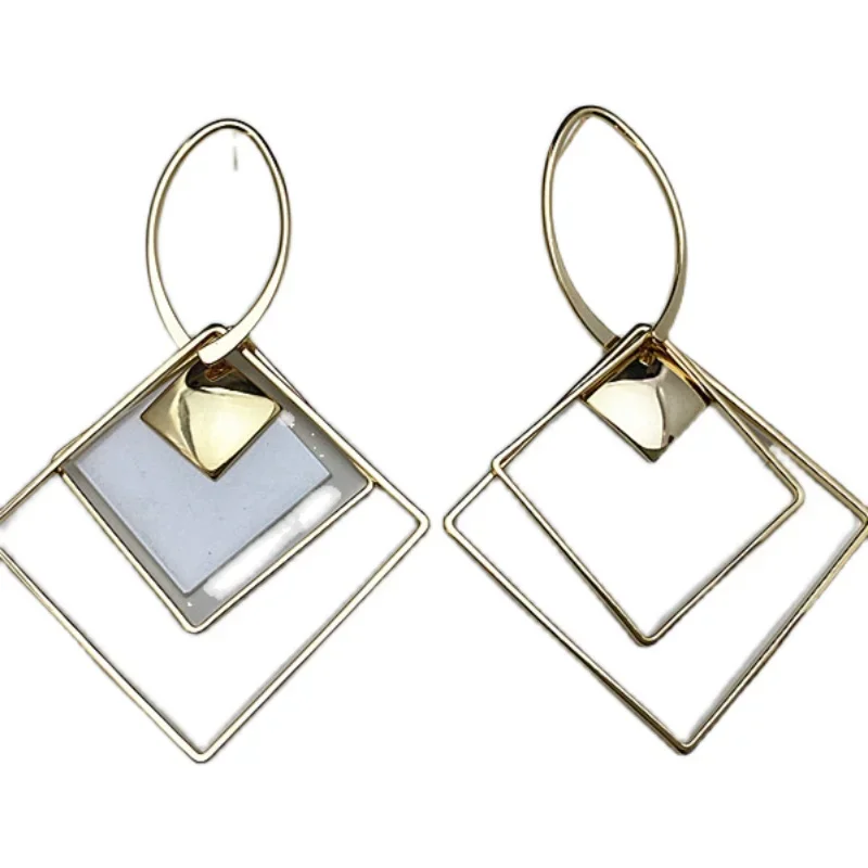 

High-end rhombus hollow square earrings for women