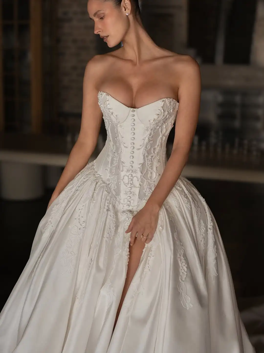 Luxury Satin Wedding Dress with Corset Bodice, High Slit Ball Gown Bridal Dress, Lace Appliqué Princess Vestido de Novia