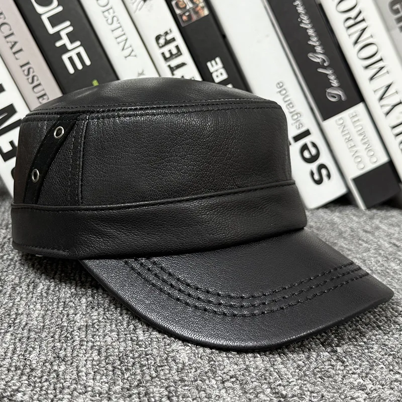 2025 جديد الخريف الشتاء الدافئة قبعة جلدية حقيقية شخصية جلد الغنم القبعات العسكرية للرجال قبعة مسطحة قبعة حفلات ثابتة