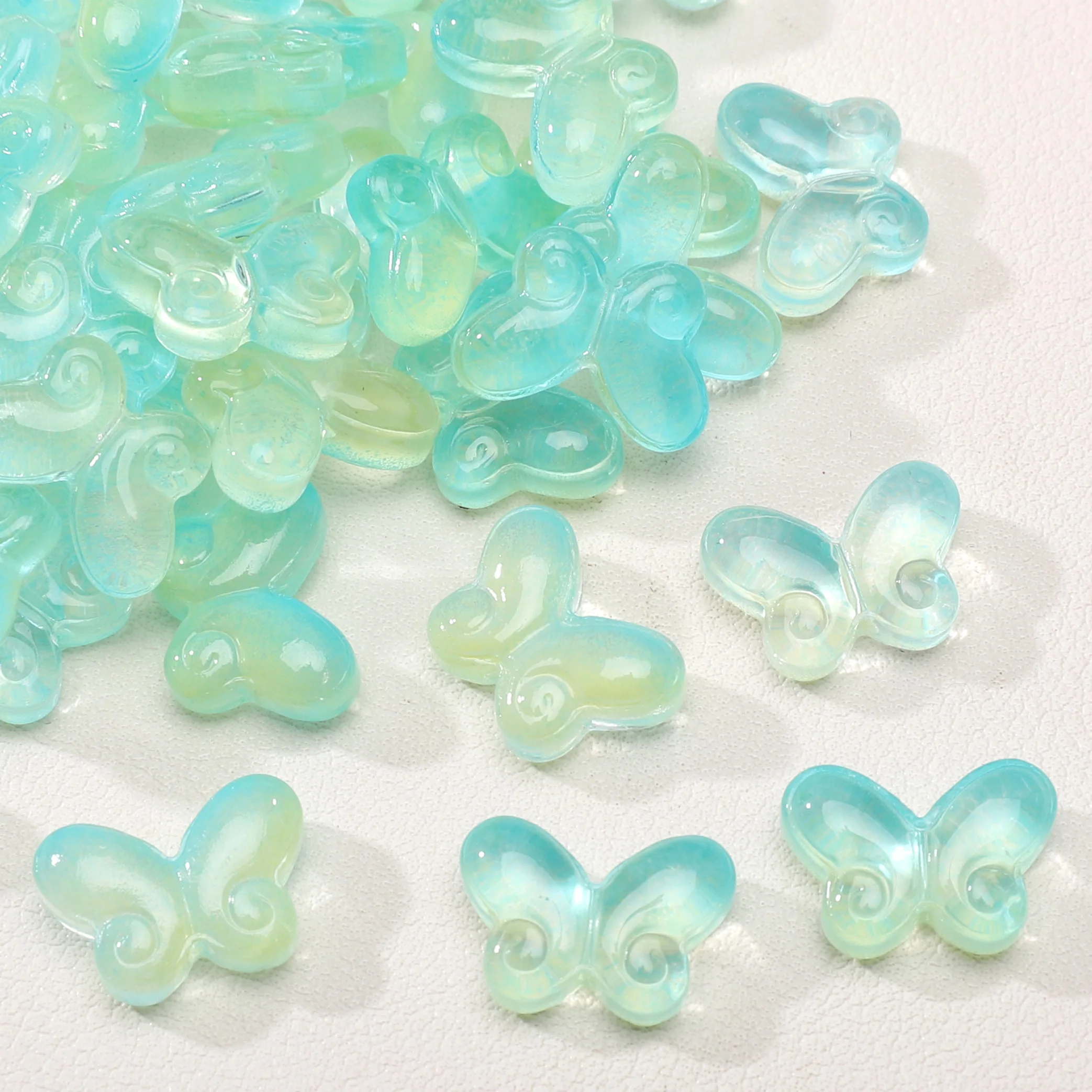 10 Stück/Lot 14x10mm Niedliche Bunte Schmetterlingsförmige Glasperlen Lose Abstandhalterperlen für DIY-Herstellung von Halsketten und Armbändern – Detail 5