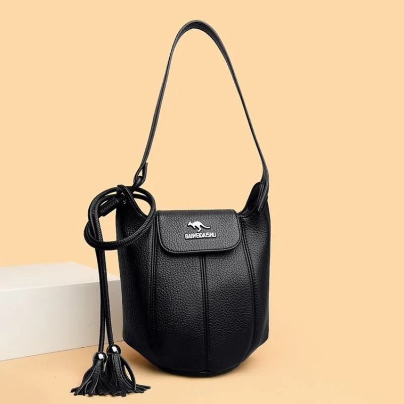 Large Capacity Fashionable Diaper Bag Women Tote Shoulder Bag Commuter Solid Color Leather Classic Designer