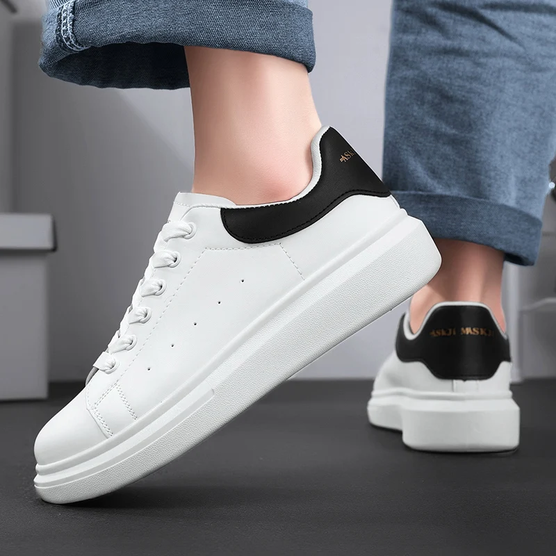 Classics Summer Outdoor Sports Shoes for teens and adults Comfortable fit supports long-time walking and training Suitable