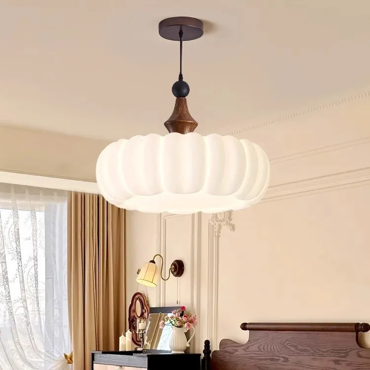 Candelabro de dormitorio Nanyang Wind, dormitorio principal de viento crema medieval, lámparas de habitación de princesa, protección ocular de espectro completo