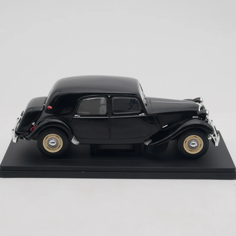 مقياس ايكسو دييكاست 1/24 ألعاب نموذج سيارة مصنوعة من خليط معدني (1934-1957) هدية للأولاد #4