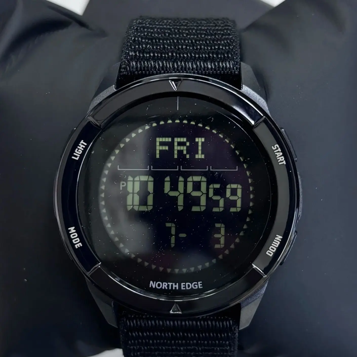 NORTH EDGE ALPS 1 Reloj Digital de fibra de carbono para hombre Shock Militray Sports Super ligero Brújula para exteriores Relojes de pulsera impermeables de 50 M