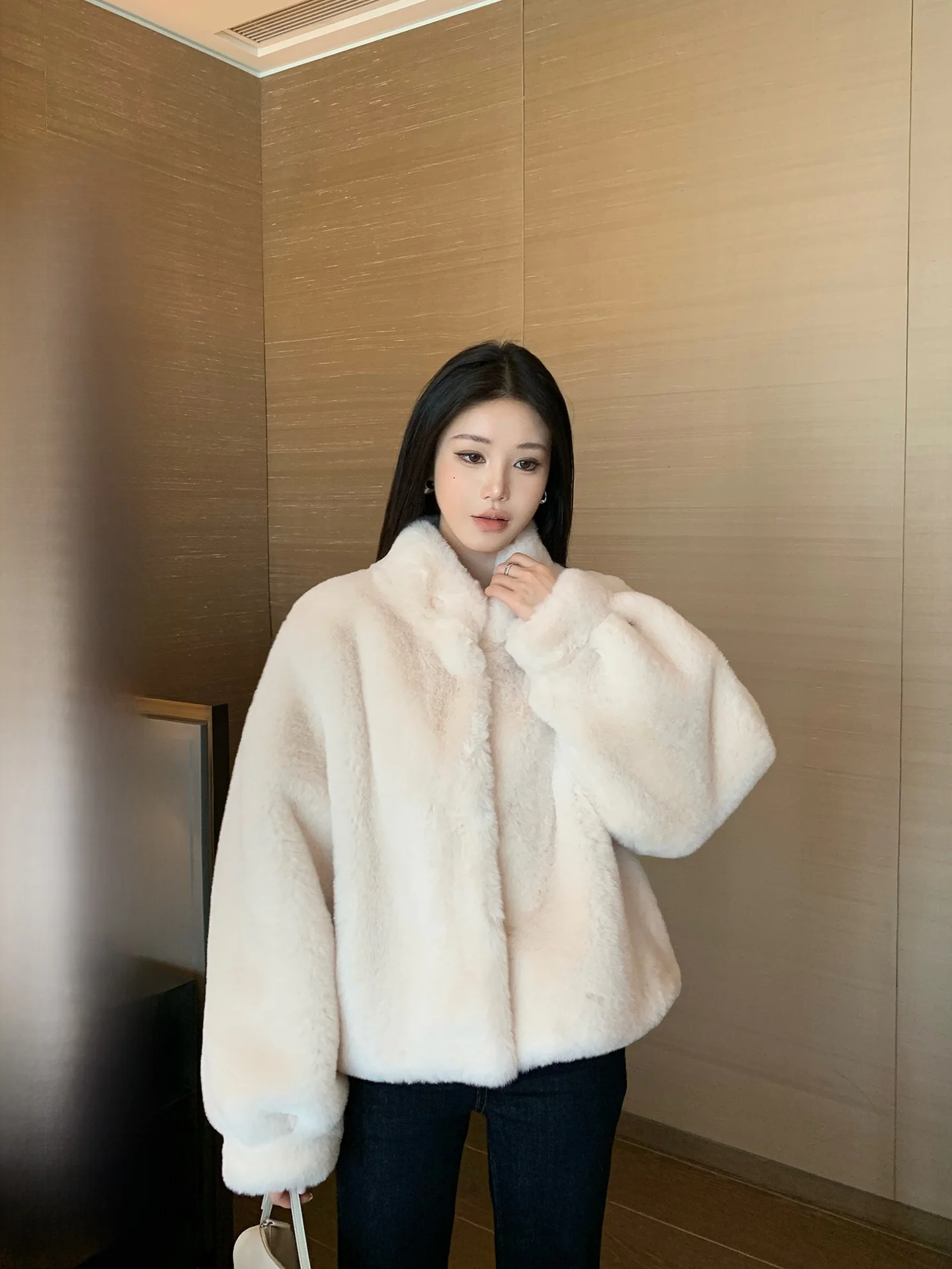 

Autumn Winter Women's Lamb Fur Jaet Casual Loose Sle Long Sve ort Coat Button Closure Stand Collar Ele Beige