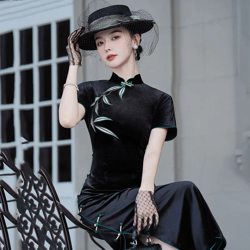 Black Velour Women Chinese Tradition Style Long Cheongsam New Improved Female Mandarin Collar Embroidery Qipao Dress