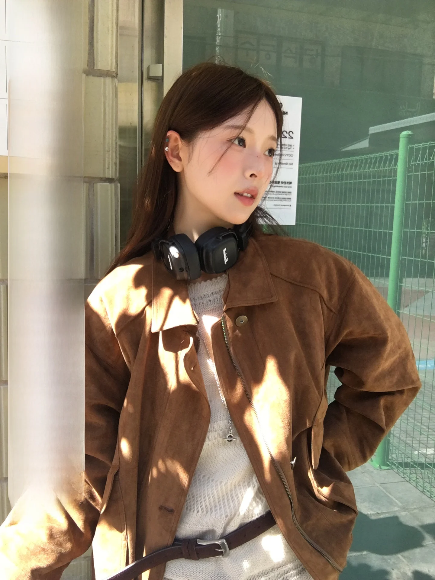 

WHYSTUDIO Jennie Private Collection: Утепленная замшевая куртка в стиле ретро для женщин