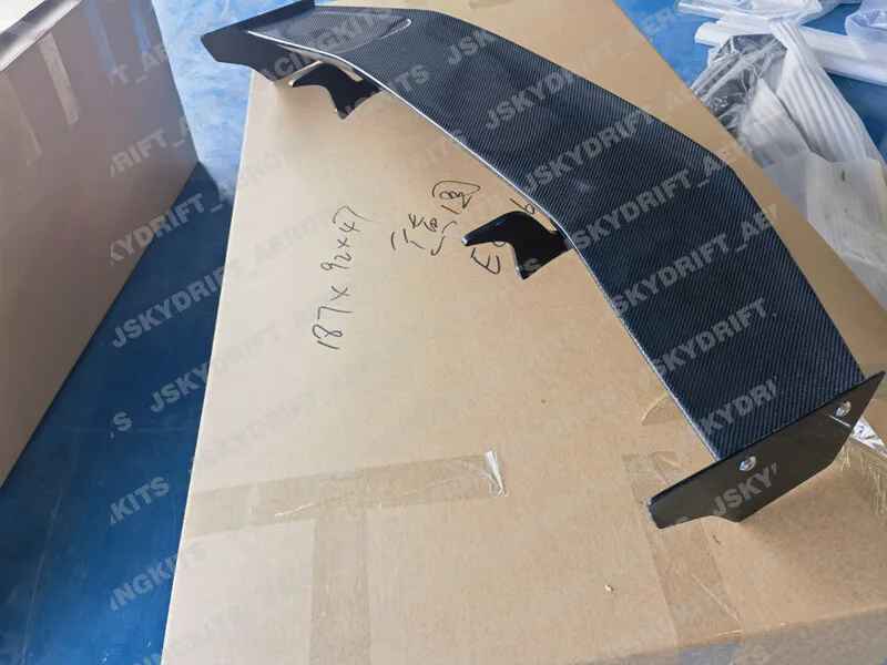 

For Hiace 200 Carbon Fiber Rear Trunk GT Spoiler Wing Lip Diffusers bodykits