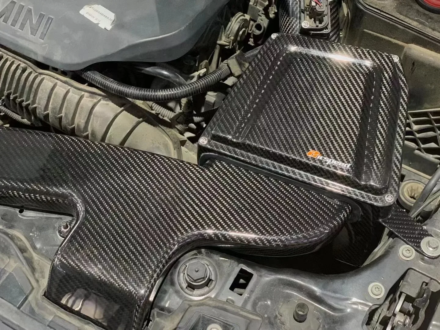 Airspeed Automotive Parts 100% Dry Carbon Fiber Cold Air Intake System For bmws 118i 1.5T B38 120i 2.0T B48 MINI F56