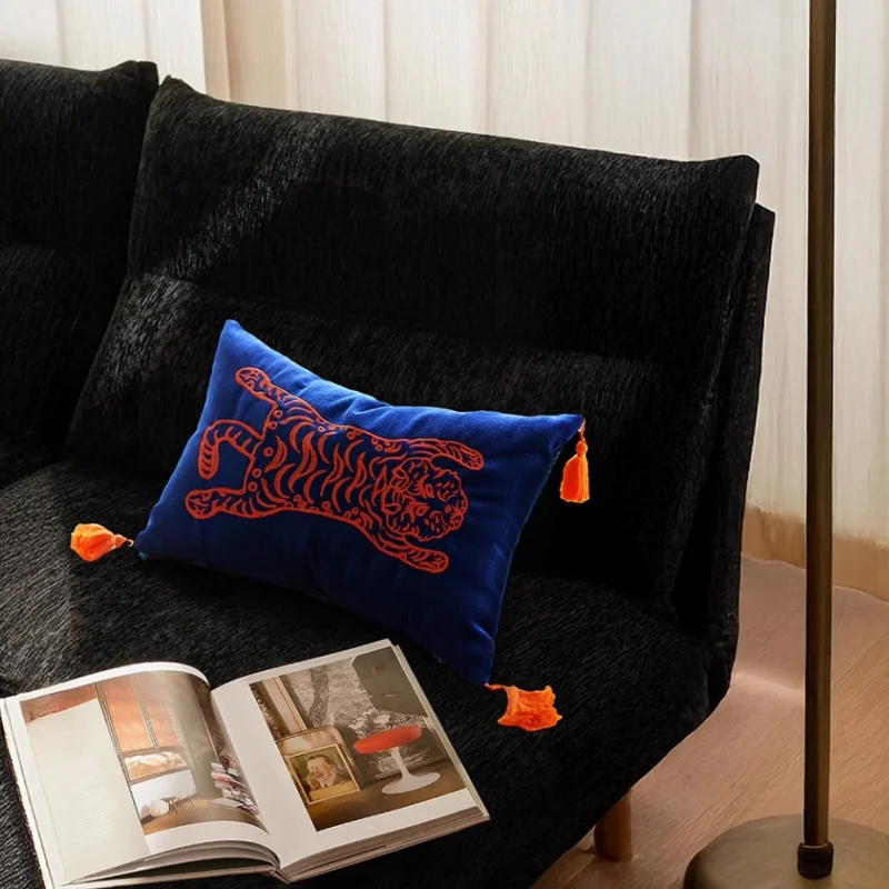 Retro Tiger Embroidery Pillows Blue Velvet Cushion Case Luxury Orange Art Decorative Pillow Cover For Sofa Chair Home Decoration