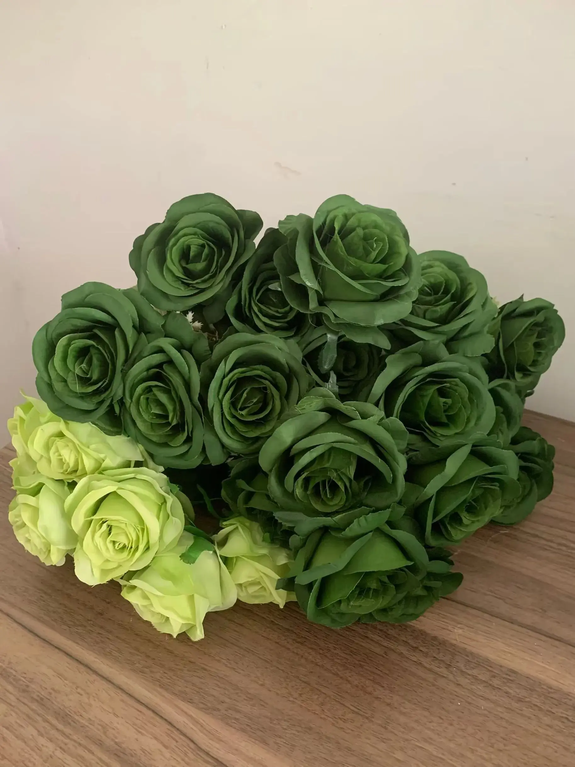 9 Köpfe Rosenstrauß Künstliche Blume Grün Hellgrün Dunkelgrüne Rose Gefälschte Rose Heimdekoration Hochzeit – Detail 4