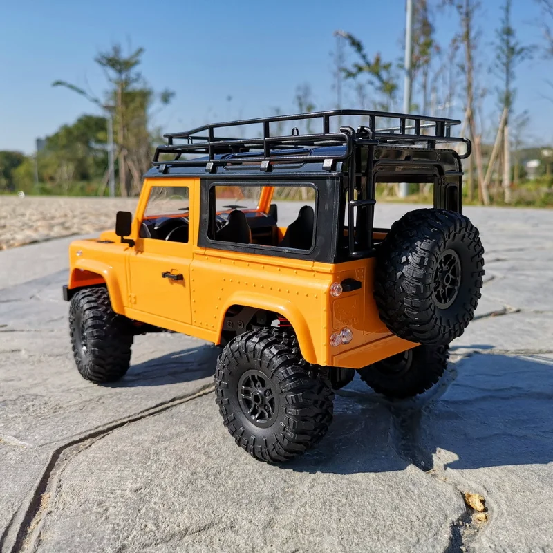 Mn90 Genuine Authorized Land Rover Defender Four Wheel Drive Off Road Control Vehicle Climbing Simulation Model Boys Toys Gift