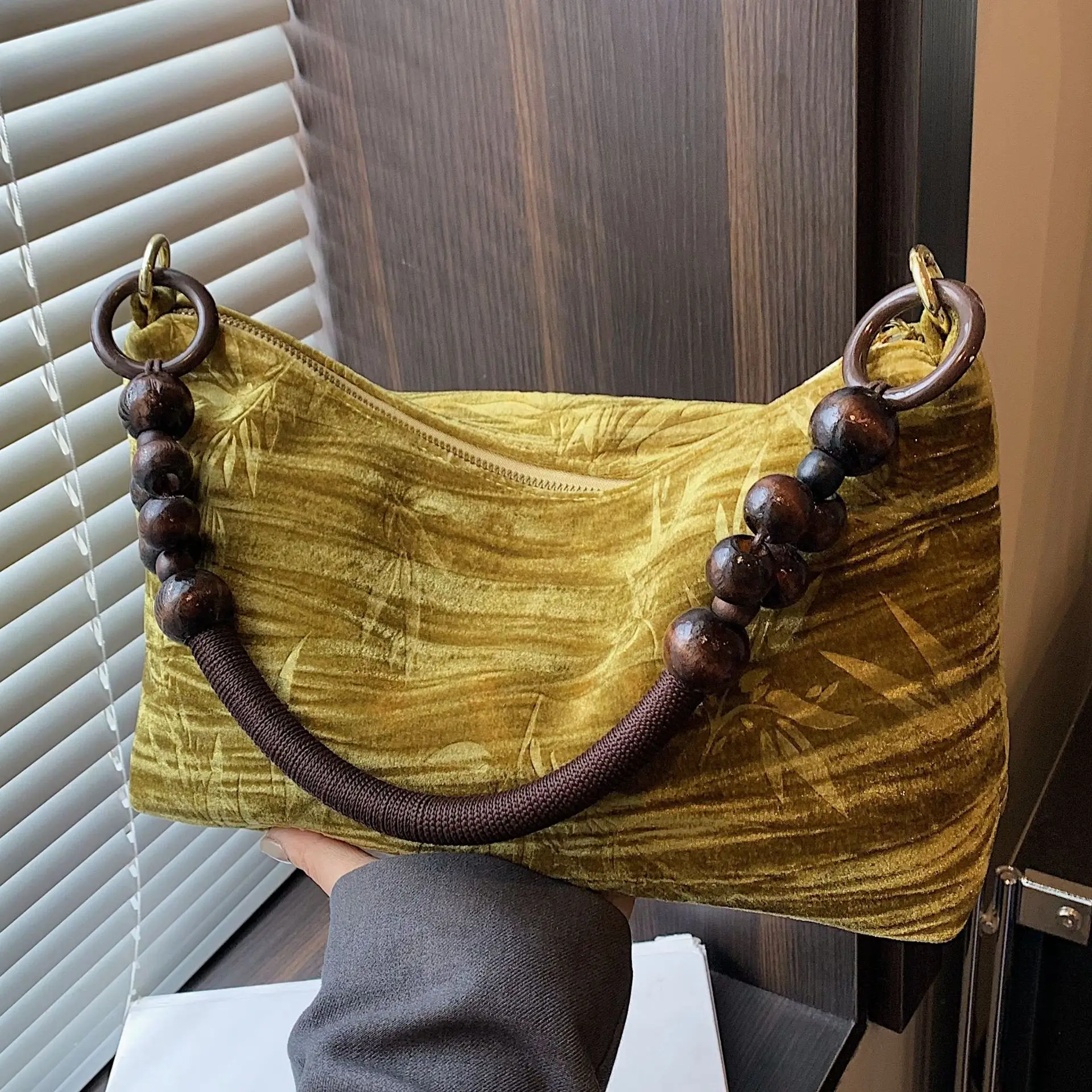 

Simple Crossbody Bags for Women Shoulder Bags Stylish Velvet Women Underarm Bag Versatile Casual Purse and Handbags Designer Bag